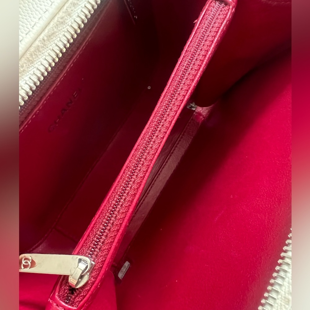 Chanel Vanity Quilted Caviar with Striped Leather - Picture 9 of 11